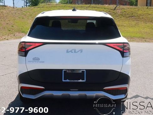 Used 2024 Kia Sportage LX FWD image 6