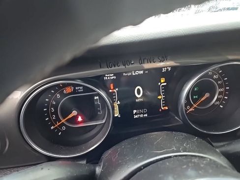 Used 2023 Jeep Wrangler Sahara w/ Cold Weather Group image 12