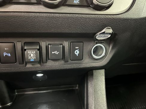 Used 2023 Toyota Tacoma TRD Sport w/ TRD Premium Sport Package AWD/4WD image 25