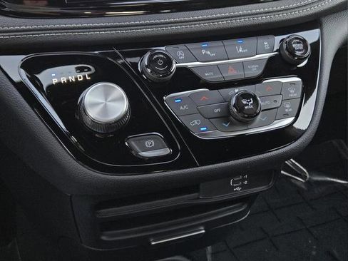 New 2026 Chrysler Pacifica Select w/ S Appearance Package image 14