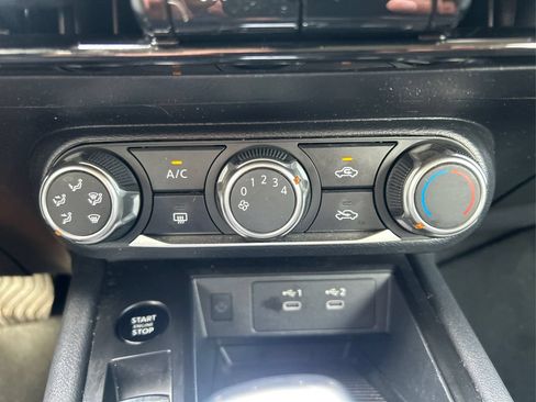 Used 2025 Nissan Kicks SV FWD image 25