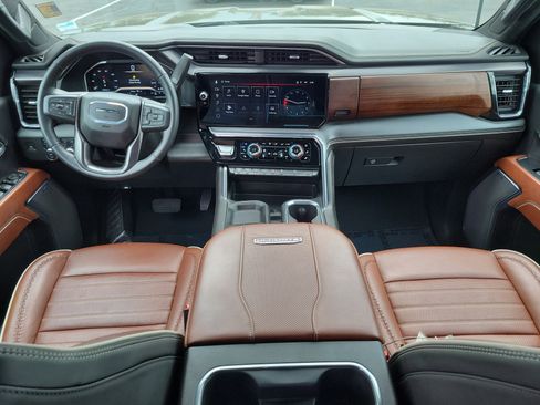 Used 2024 GMC Sierra 2500 Denali Ultimate image 15