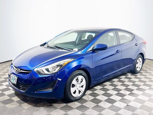 Used 2016 Hyundai Elantra SE FWD image 3