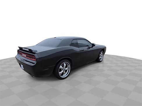 Used 2010 Dodge Challenger R/T image 8