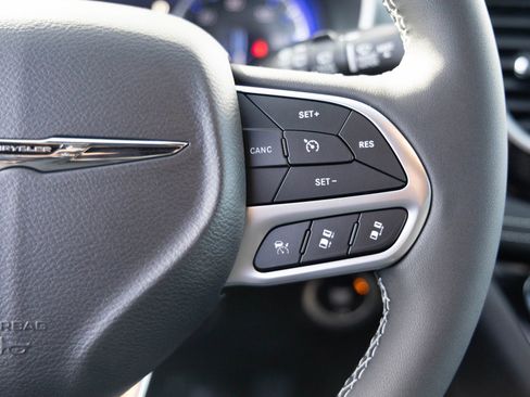 New 2026 Chrysler Pacifica Select image 26