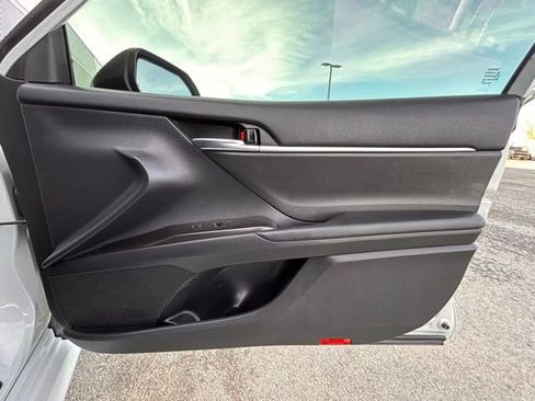 Used 2022 Toyota Camry LE image 29