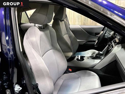 Certified 2021 Toyota Venza LE image 8