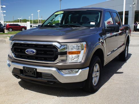 Used 2022 Ford F150 XLT AWD/4WD image 2