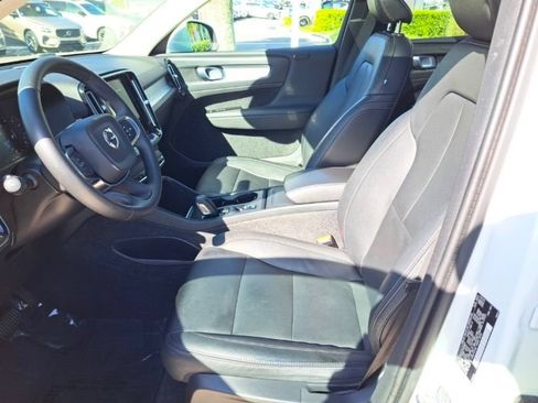 Used 2021 Volvo XC40 T5 Momentum w/ Climate Package AWD/4WD image 14