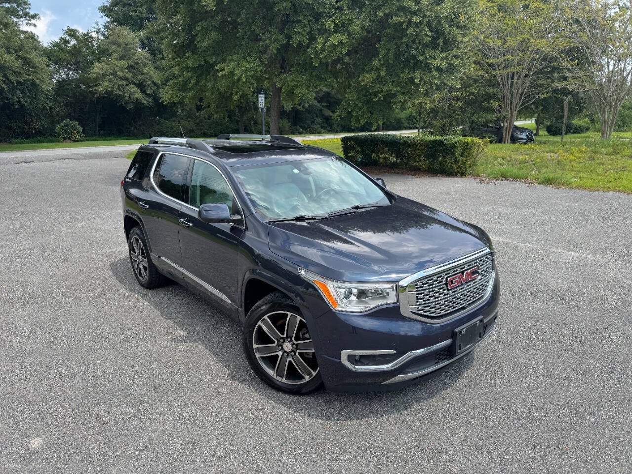 Used 2018 GMC Acadia Denali w/ Technology Package AWD/4WD image 38
