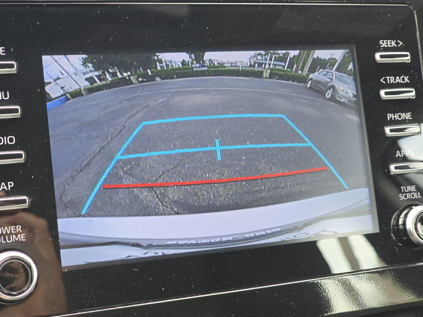 Used 2024 Toyota Camry SE FWD image 3