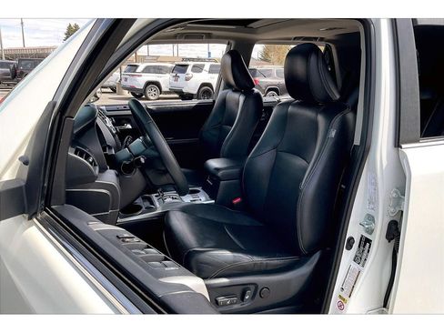 Used 2015 Toyota 4Runner Limited AWD/4WD image 27