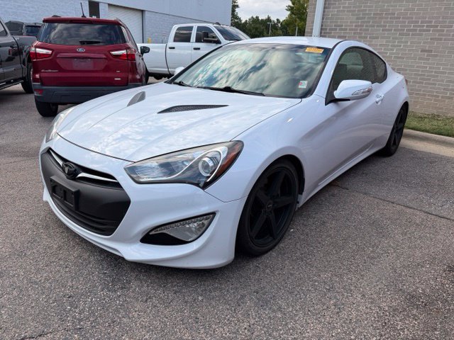 Used 2016 Hyundai Genesis 3.8 RWD image 3