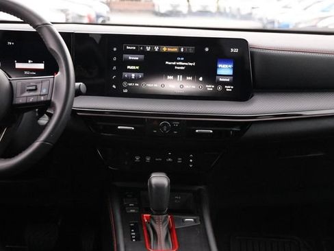 Certified 2025 Nissan Kicks SR FWD image 25