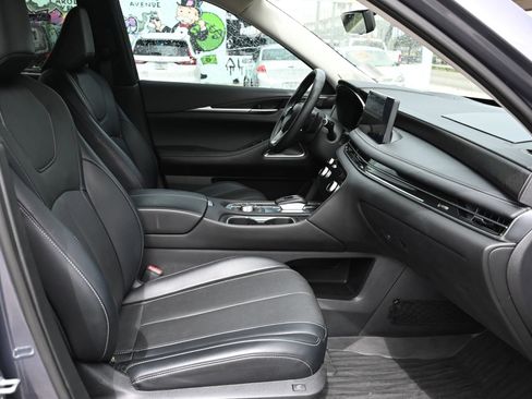 Used 2023 INFINITI QX60 Sensory w/ Vision Package FWD image 13
