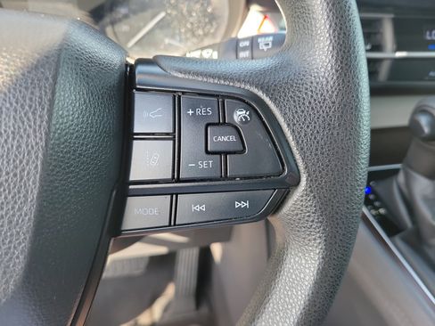 Certified 2022 Toyota Sienna LE image 30