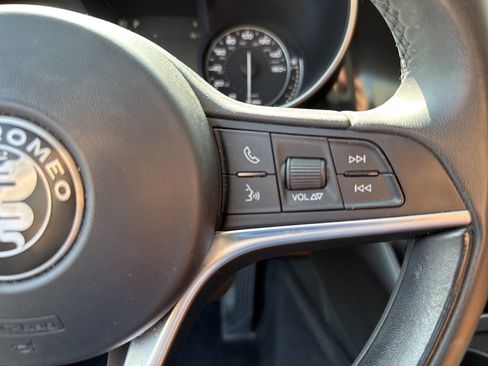 Used 2018 Alfa Romeo Giulia AWD image 31