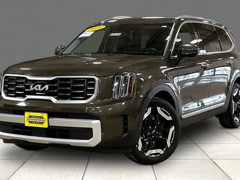 Used 2025 Kia Telluride S AWD/4WD image 2