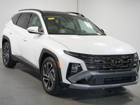 Used 2025 Hyundai Tucson Limited image 3