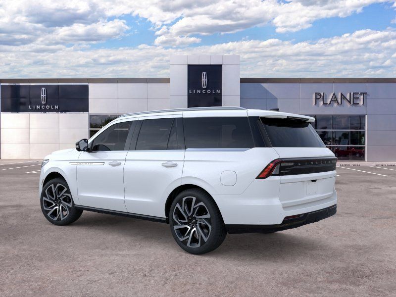 New 2026 Lincoln Navigator Reserve AWD/4WD image 4