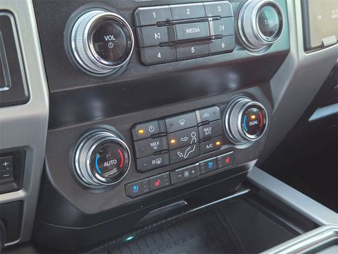 Used 2021 Ford F250 Platinum image 16