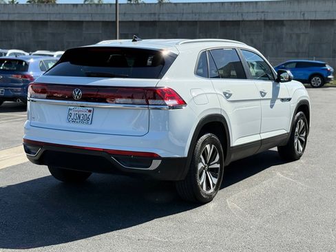 Used 2024 Volkswagen Atlas Cross Sport SE image 7