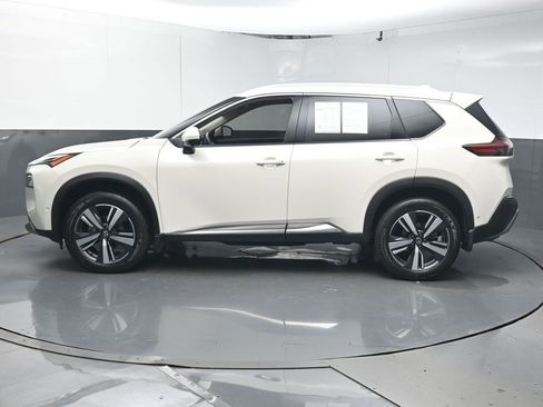 Used 2021 Nissan Rogue Platinum image 5