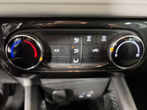 Used 2025 Chevrolet TrailBlazer LT image 20