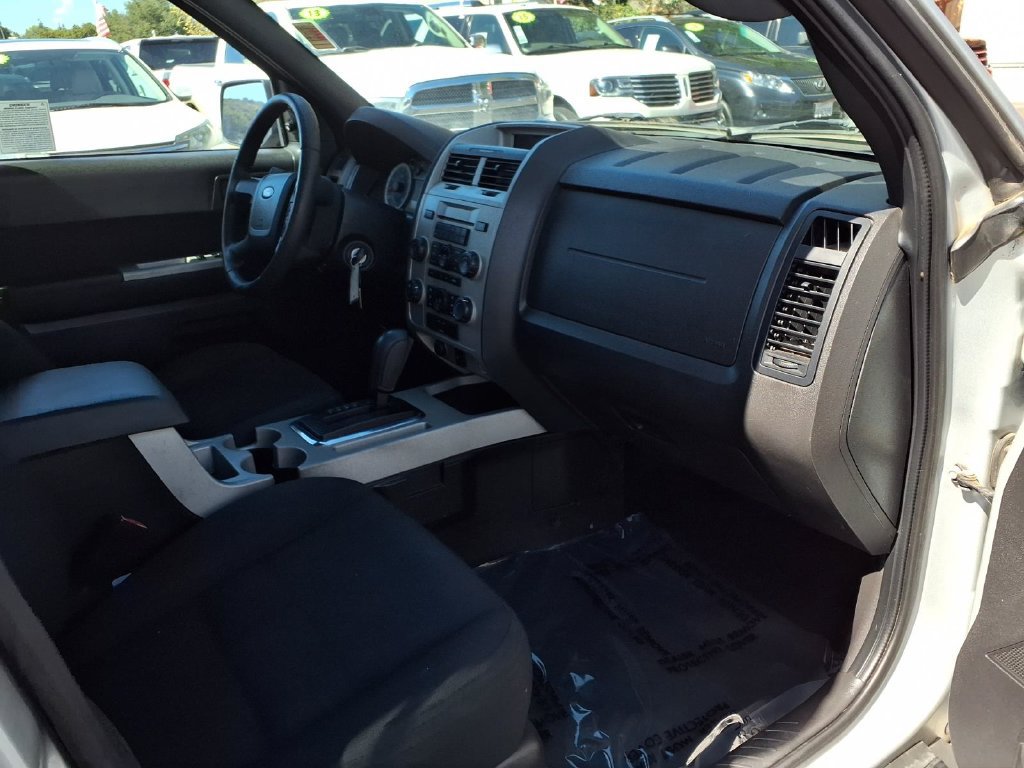 Used 2009 Ford Escape XLT FWD image 32