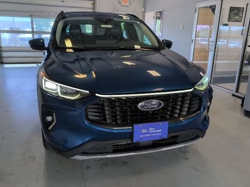 Certified 2023 Ford Escape Platinum AWD/4WD image 37