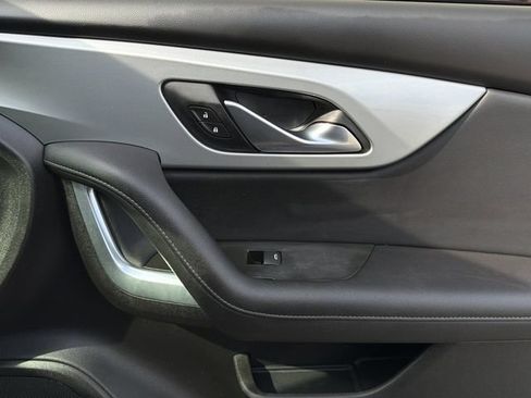 Used 2020 Chevrolet Blazer LT FWD image 18