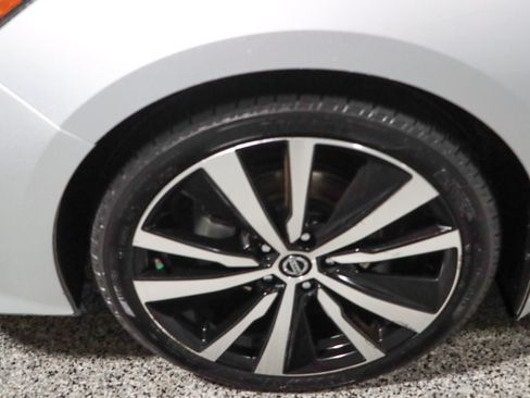 Used 2021 Nissan Altima 2.5 SR FWD image 11