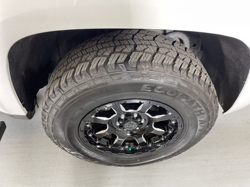 Used 2018 GMC Canyon Denali image 11