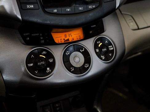 Used 2007 Toyota RAV4 Limited FWD image 24