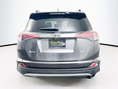 Used 2018 Toyota RAV4 XLE image 7