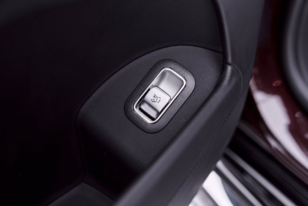 Used 2024 Mercedes-Benz Maybach GLS 600 4MATIC image 44