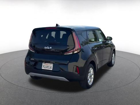 Used 2025 Kia Soul LX w/ LX Technology Package FWD image 14