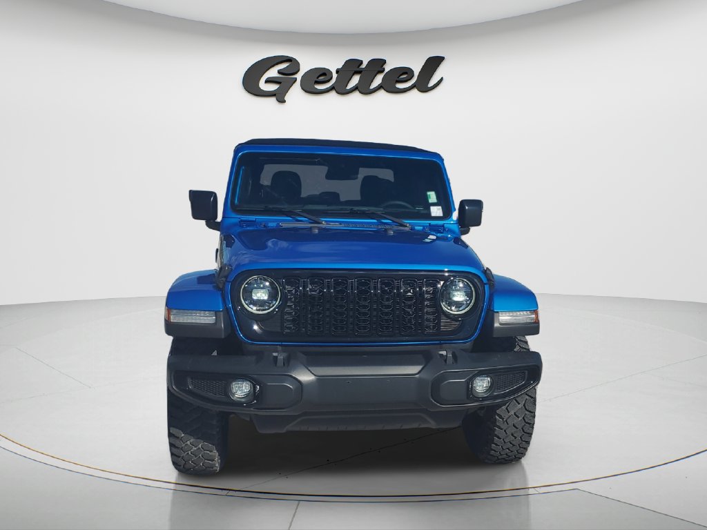 Used 2024 Jeep Gladiator Sport AWD/4WD image 2