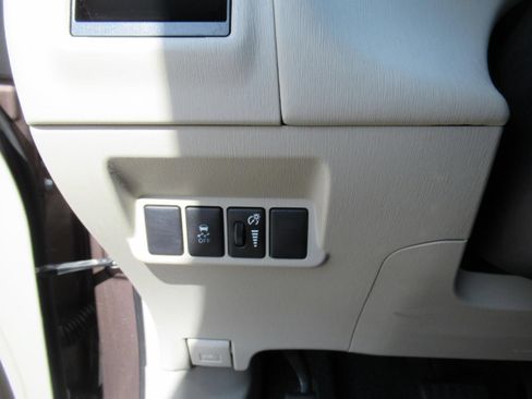 Used 2017 Toyota Prius V Five FWD image 19