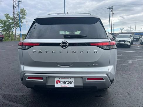 Used 2025 Nissan Pathfinder SL AWD/4WD image 6