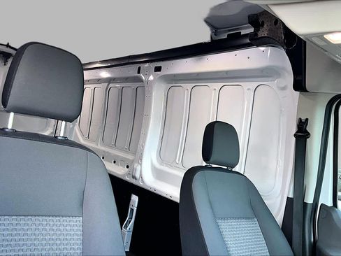 Used 2022 Ford E-Transit Medium Roof RWD image 13