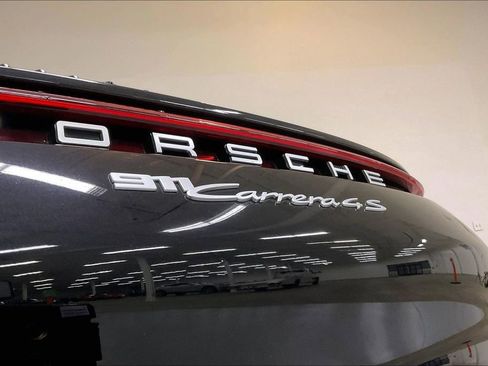 Used 2024 Porsche 911 Carrera 4S w/ Premium Package image 18