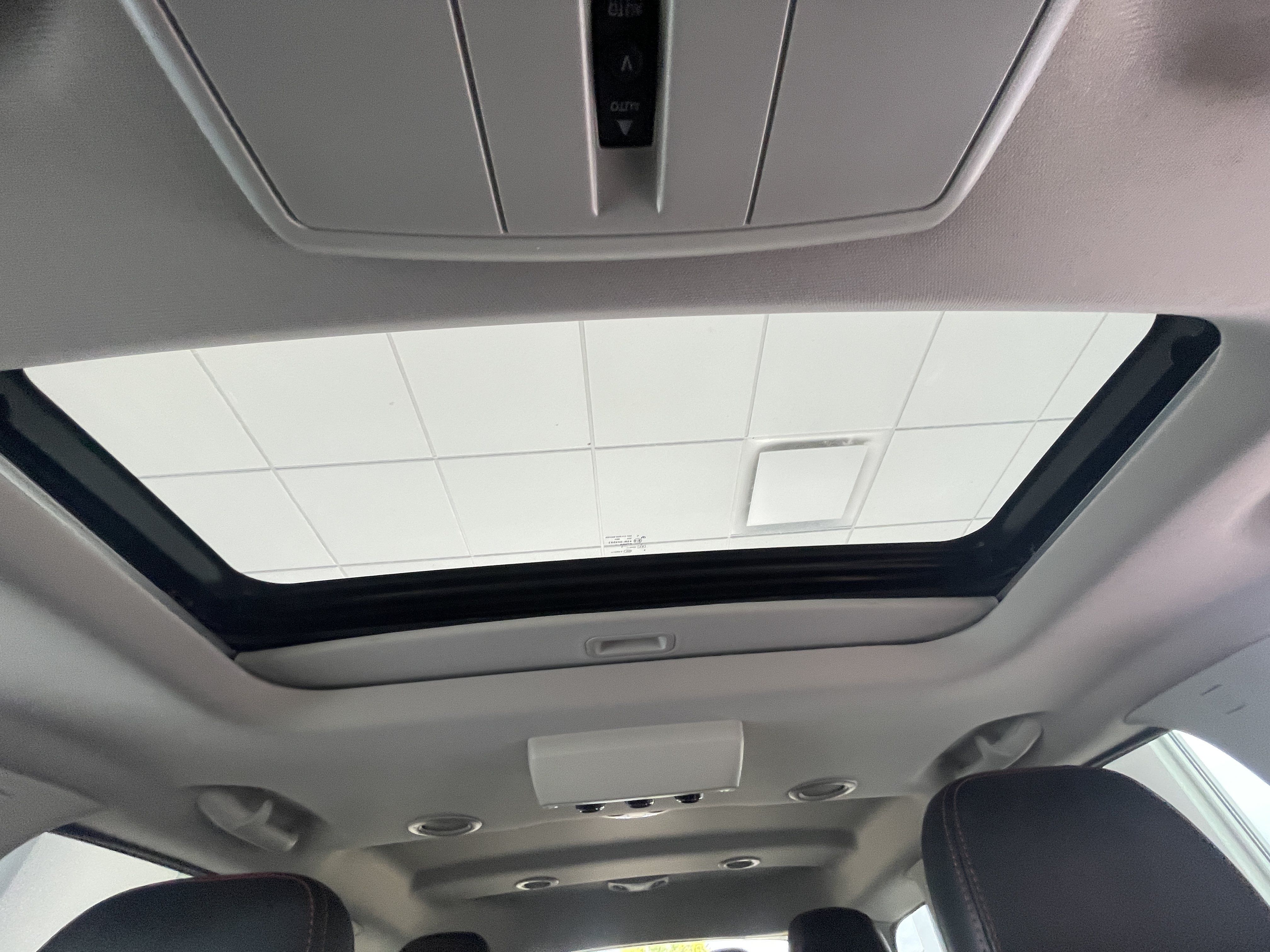 Used 2012 Dodge Journey R/T w/ Navigation & Sound Group I FWD image 4