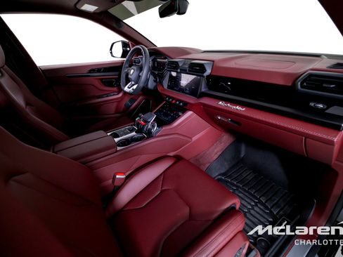 Used 2025 Lamborghini Urus SE AWD/4WD image 33