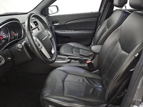 Used 2012 Chrysler 200 Limited FWD image 4