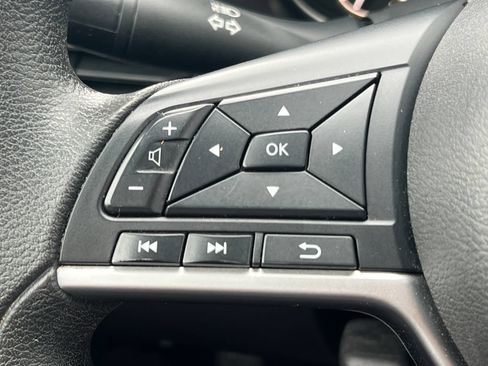 Used 2024 Nissan Altima 2.5 SV FWD image 19