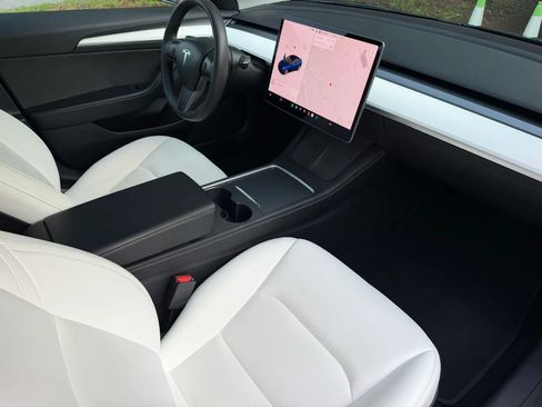 Used 2021 Tesla Model 3 Long Range AWD/4WD image 23