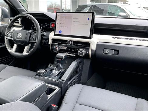 Used 2024 Toyota Tacoma TRD Sport w/ TRD Sport Upgrade Package image 14