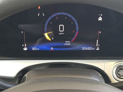 Used 2025 Chevrolet Trax LT FWD image 24