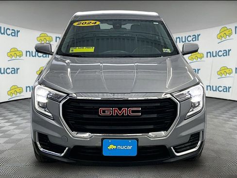 Used 2024 GMC Terrain SLE AWD/4WD image 2